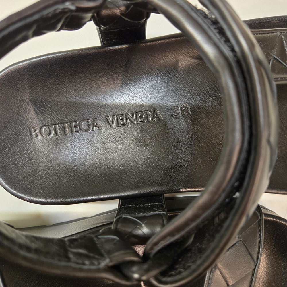 NEW Bottega Veneta Women's Black Intrecciato Trip Sandals - Picture 14 of 14